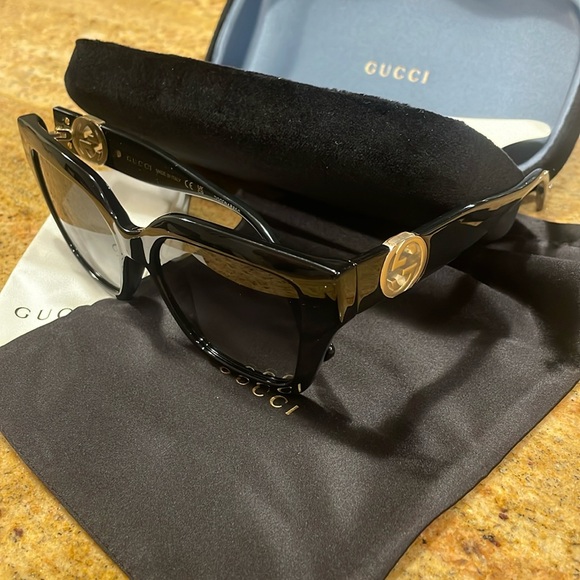 Gucci GG1023S 54-17-140 sunglasses. Brand new authentic. Eyewear.Made in Italy